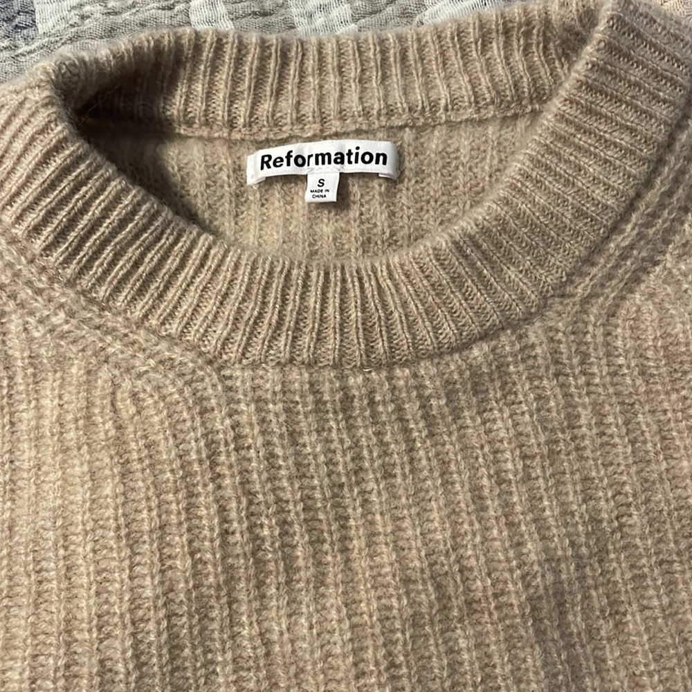 100% wool crop sweater